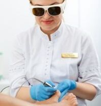 Pilzhardwarebehandlung auf den Nägeln